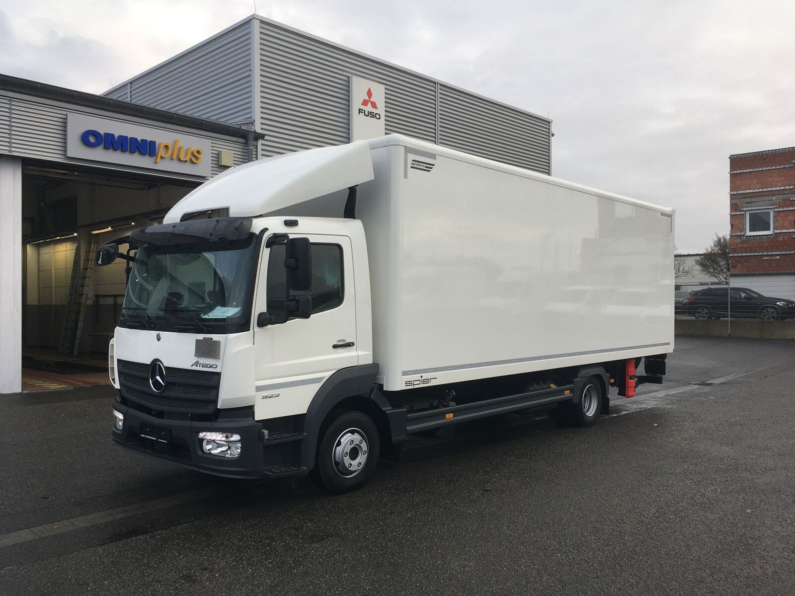 Bild Mercedes-Benz Atego 923L mit SPIER Kofferaufbau, LBW, AHK und Sonderpreis