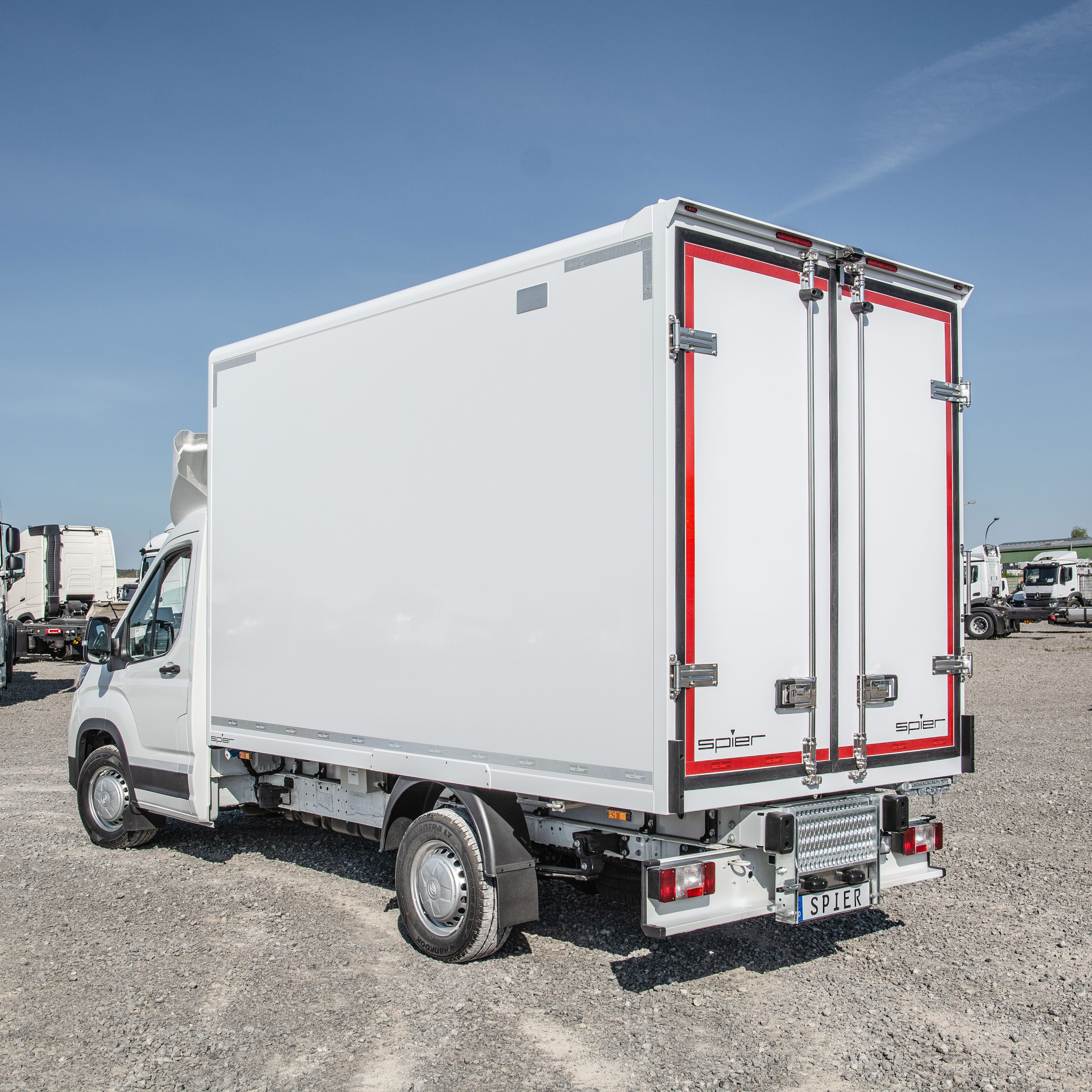 Bild SAIC MAXUS Deliver 9 mit SPIER Athlet Thermo Kühl-Kofferaufbau