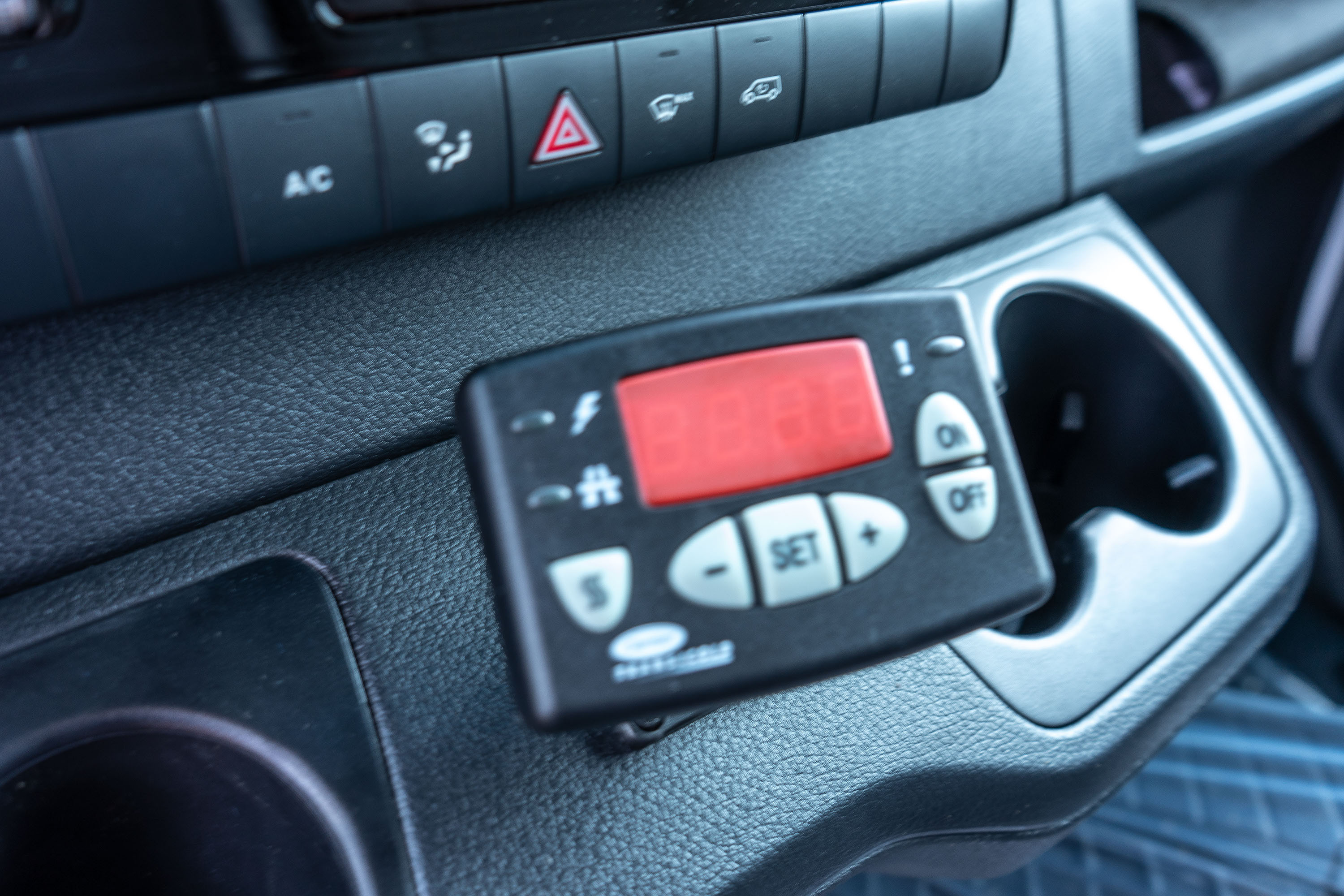 Bild Mercedes-Benz Sprinter 519 RWD + SPIER Athlet Thermo Kühl-Kofferaufbau/LBW