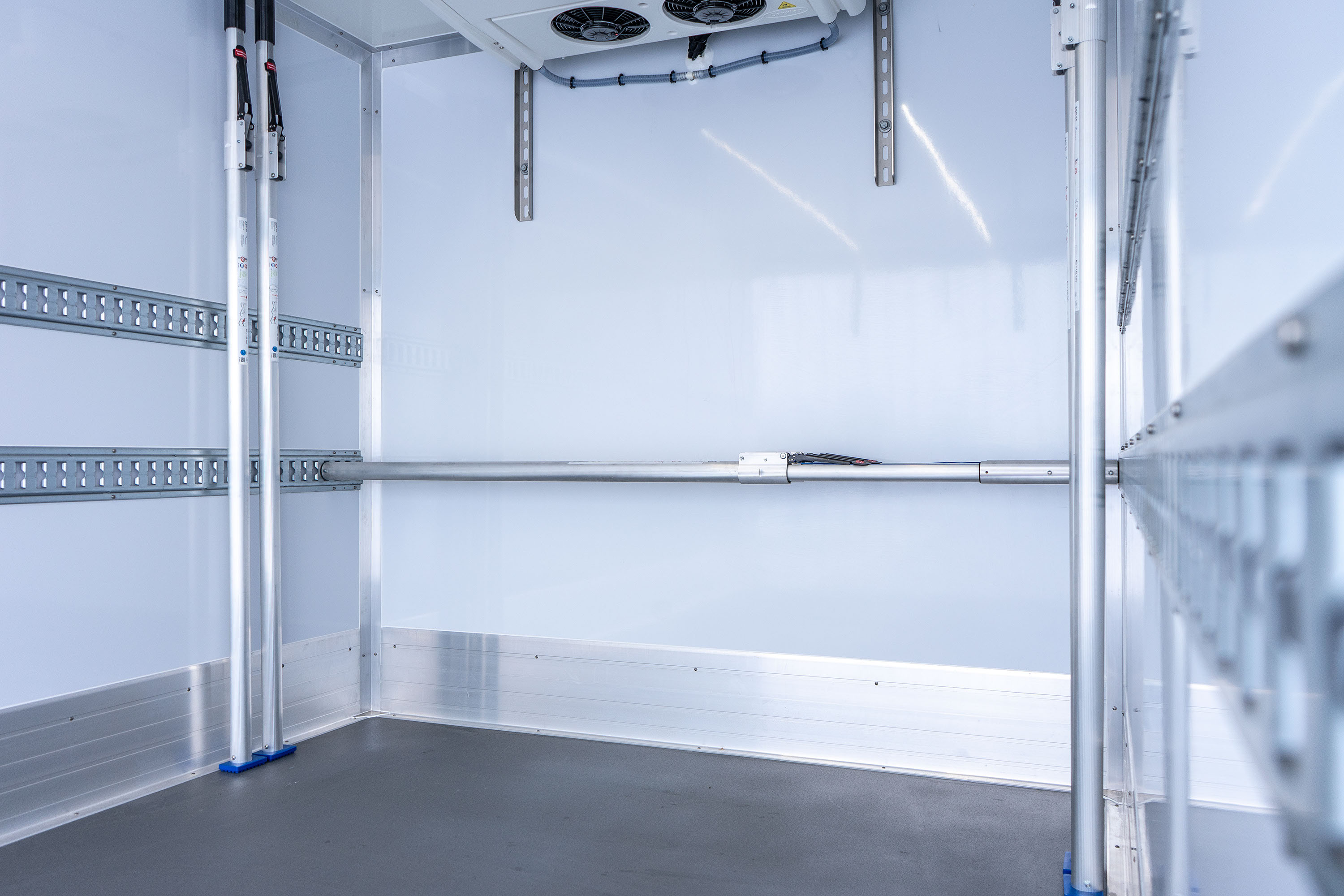 Bild Mercedes-Benz Sprinter 519 RWD + SPIER Athlet Thermo Kühl-Kofferaufbau/LBW